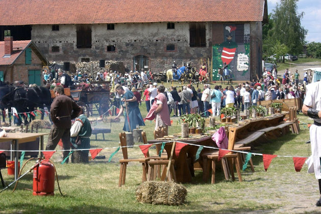 Impressionen vom Ritter- und Dorffest auf Gut Zernikow